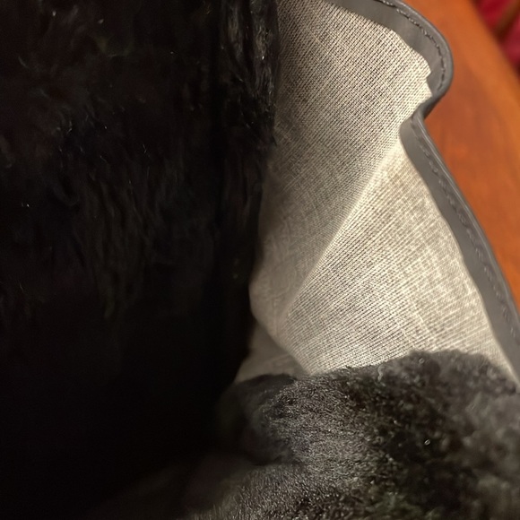London Fog black size 10 lined with black fur zipper opening 8 inches tall boot - Picture 7 of 8